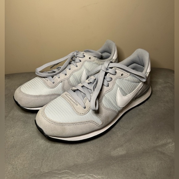 Nike Internationalist baby blue shoes - Picture 2 of 5